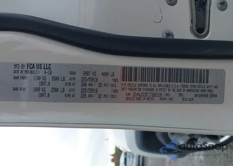 2018 Jeep Compass Limited 4X4 from USA, damaged, VIN 3C4NJDCB7JT365318